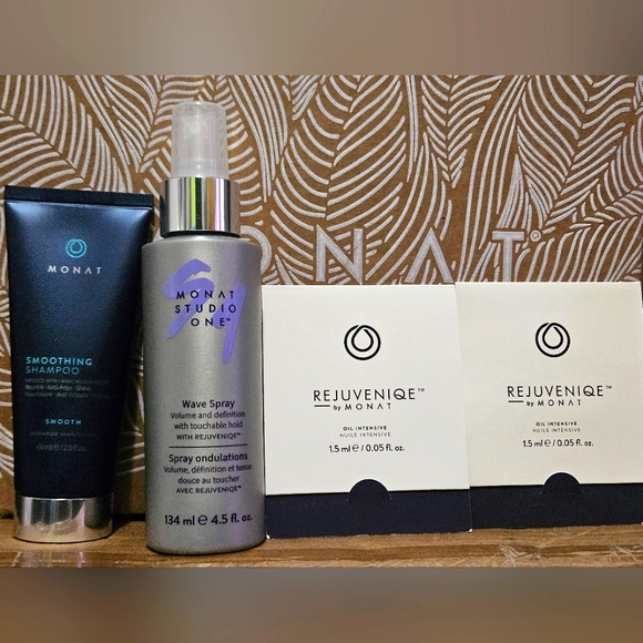 Monat Set + MONAT lash cosmetic bag